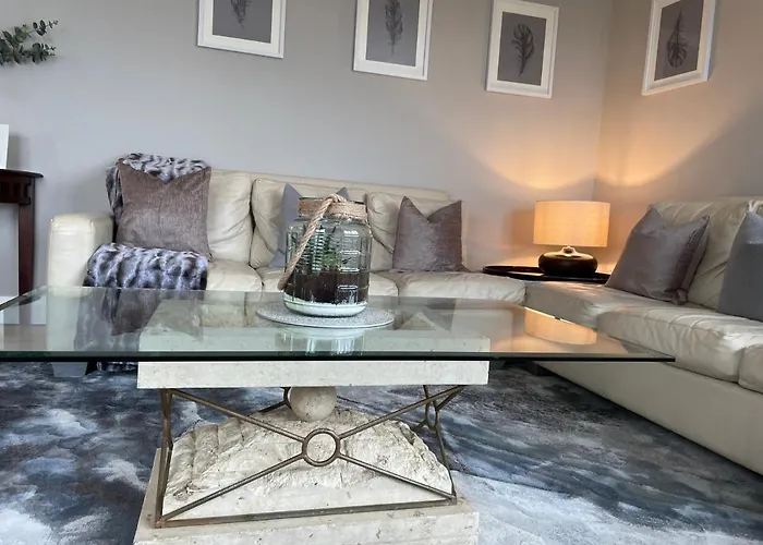 Penthouse Apartment *