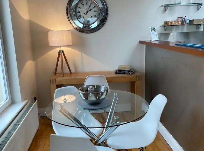 Penthouse Apartment *