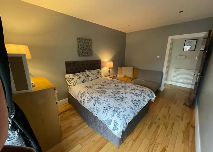 Penthouse Apartment *