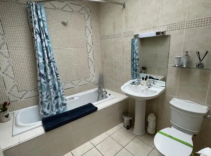 Penthouse Apartment *